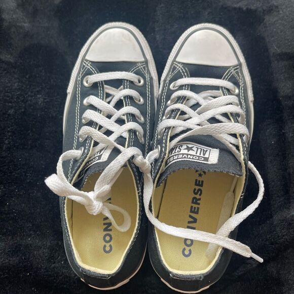 Converse Chuck Taylor All-Star black low lace up sneakers, size 6 - Picture 4 of 8